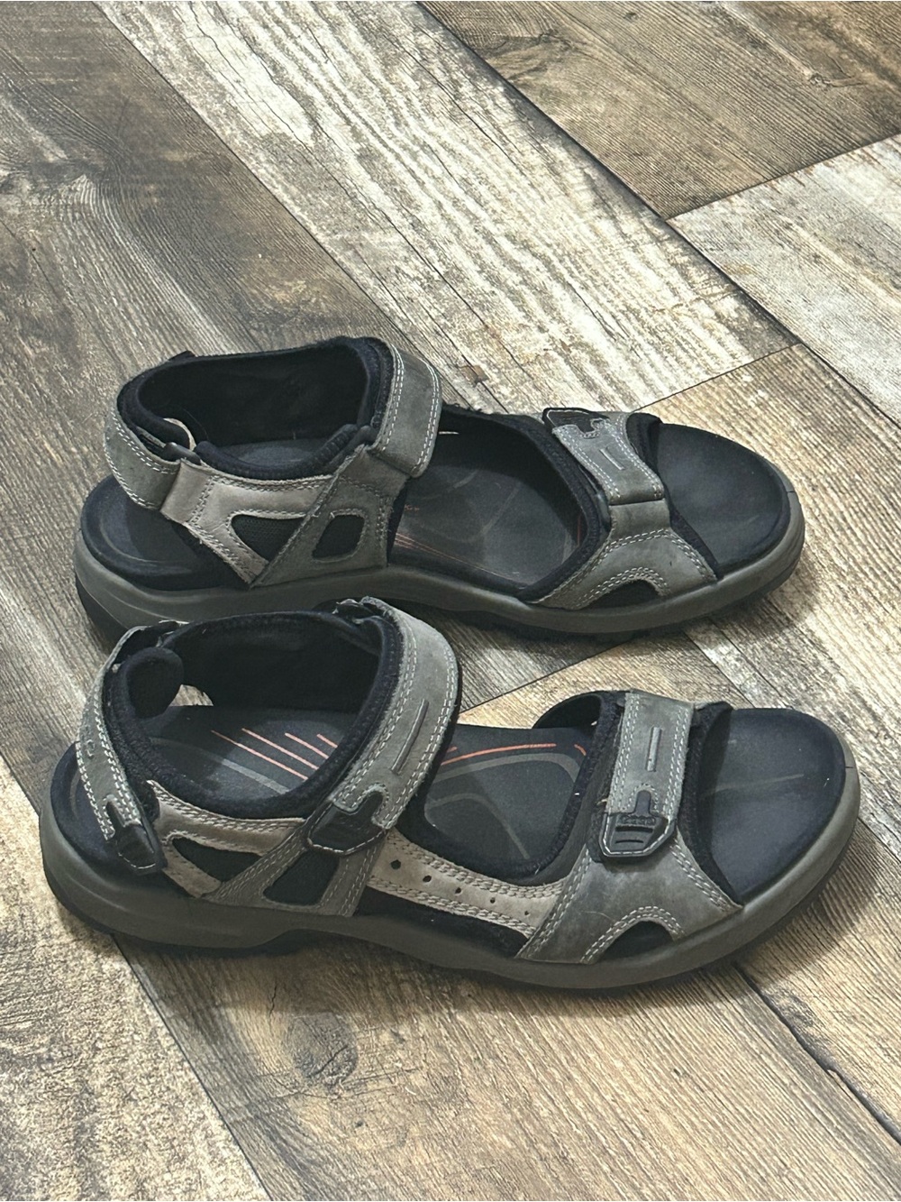 ECCO Men's Offroad Lite 3-Strap
Hiking Sandals in Gray Size 45